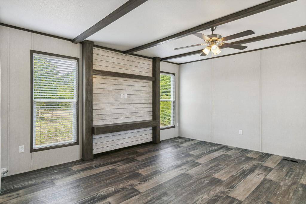 407 SE County Road 3040, Corsicana, TX 75109
