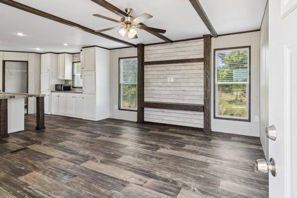 407 SE County Road 3040, Corsicana, TX 75109