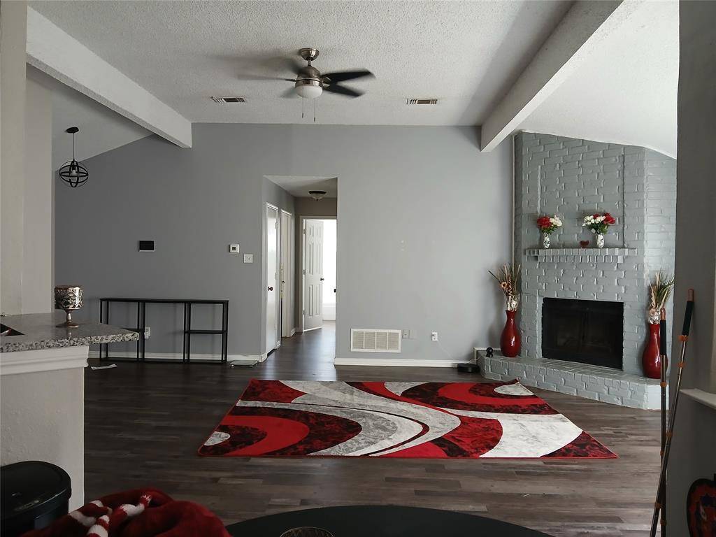5002 Prairieview Court S, Arlington, TX 76017