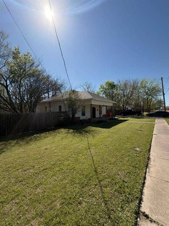 908 N Virginia Street, Terrell, TX 75160