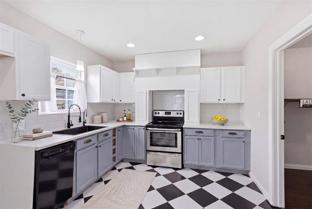 258 Spring Valley Circle, Azle, TX 76020