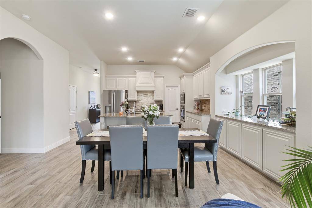 1316 Stoneleigh Place, Aubrey, TX 76227