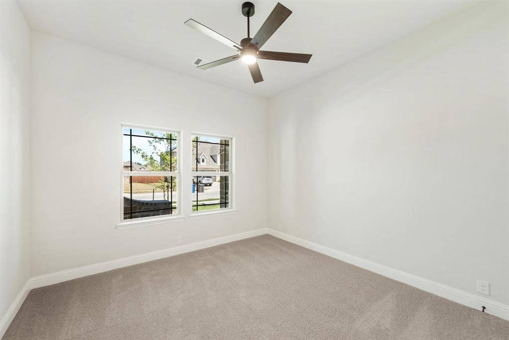 402 Laurel Lane, Glenn Heights, TX 75154