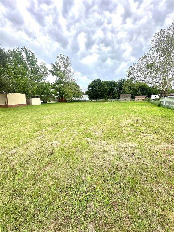 1204 E Highland Avenue, Comanche, TX 76442