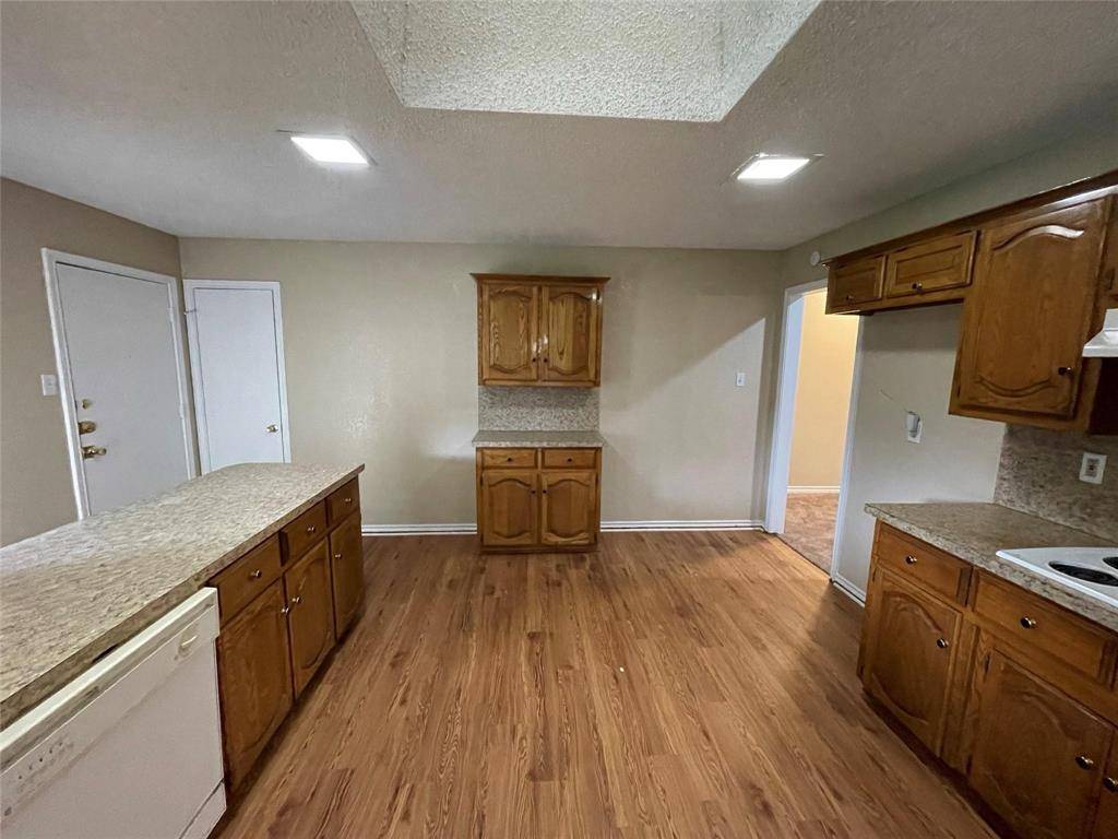 407 Hillcroft Circle, Duncanville, TX 75137