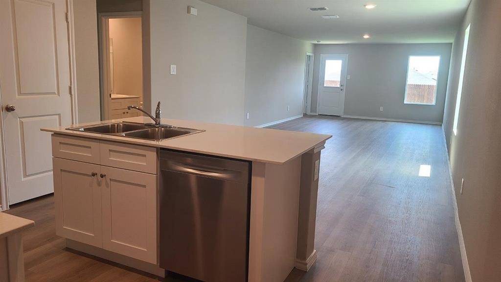 5509 ROLLINS Drive, Denton, TX 76249