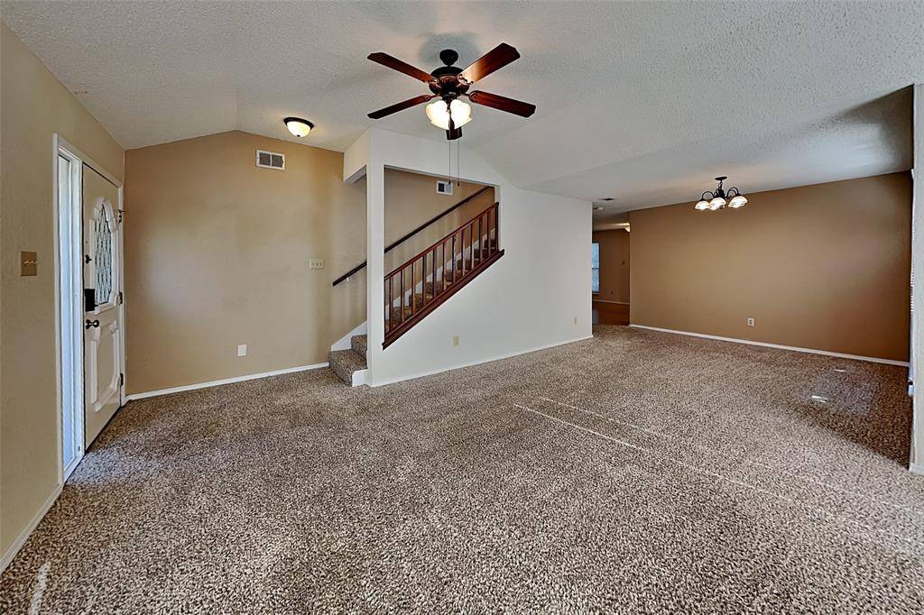 1716 Stoneway Drive, Grapevine, TX 76051