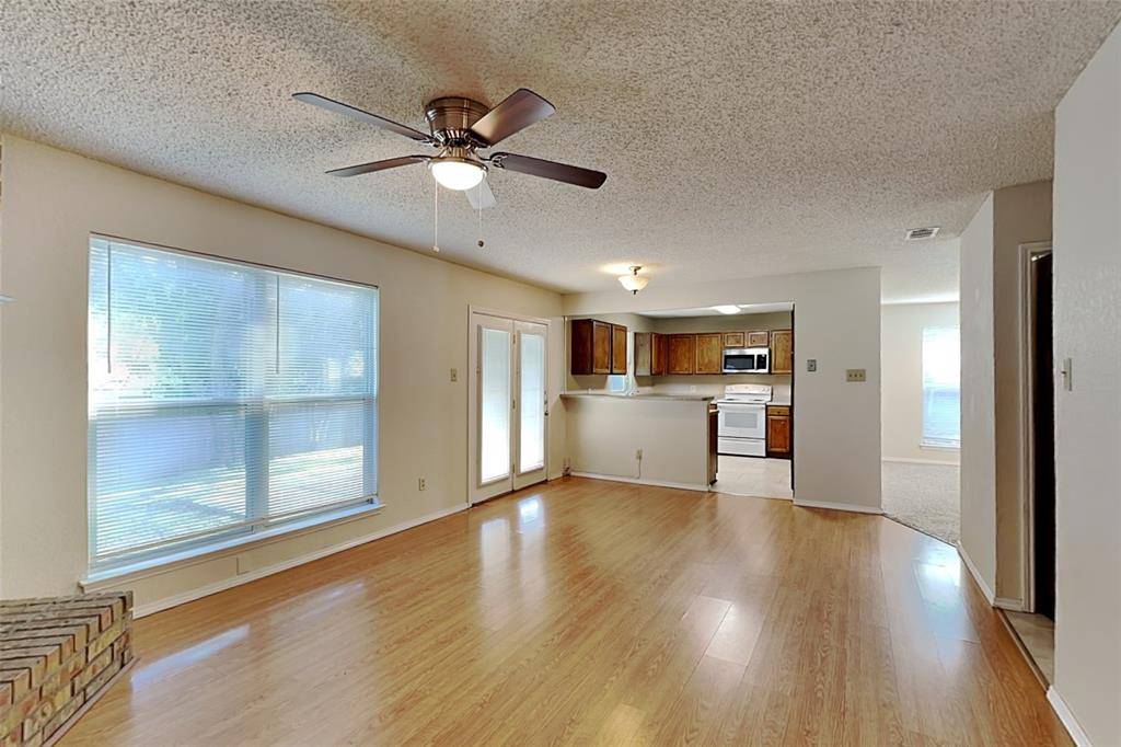 1716 Stoneway Drive, Grapevine, TX 76051