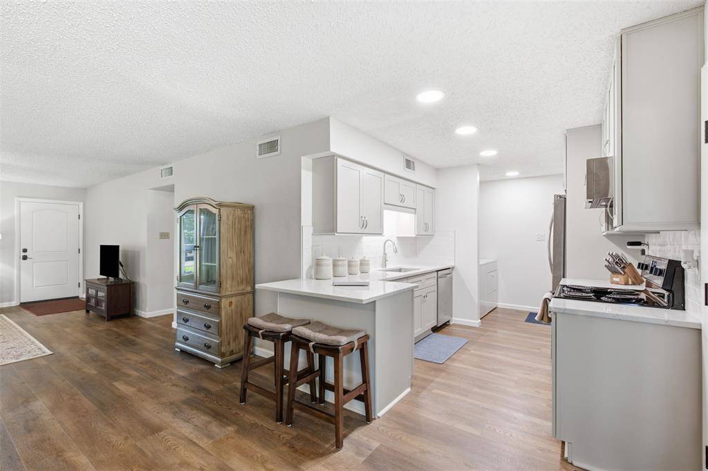 5521 Pike Place, Garland, TX 75044