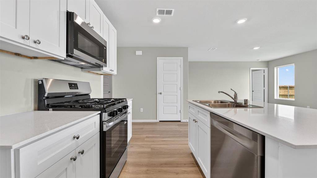 7704 ROYAL FERN Drive, Denton, TX 76259