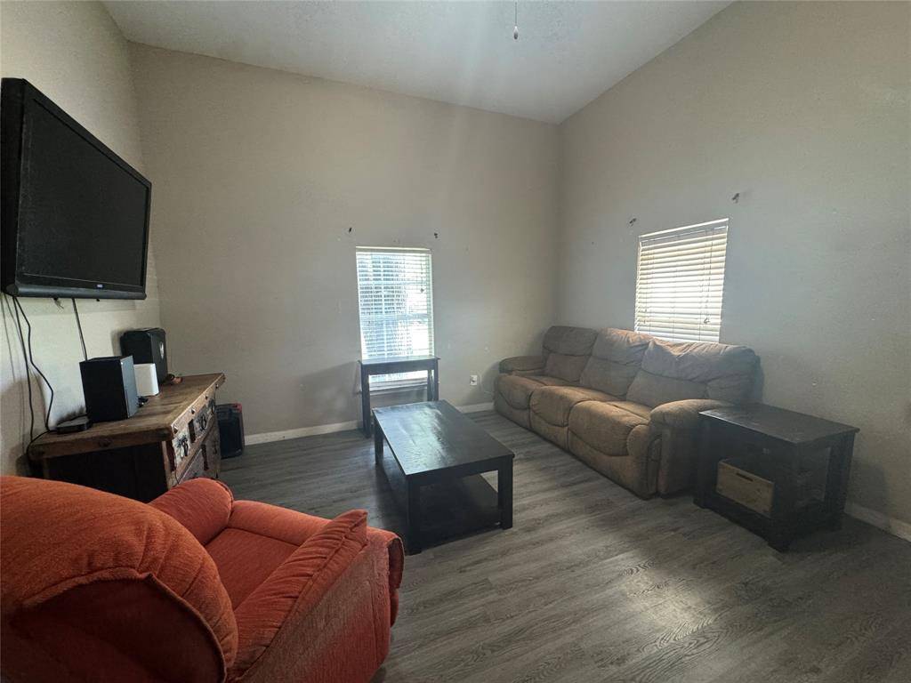 217 E Kimbrough Street, Mesquite, TX 75149