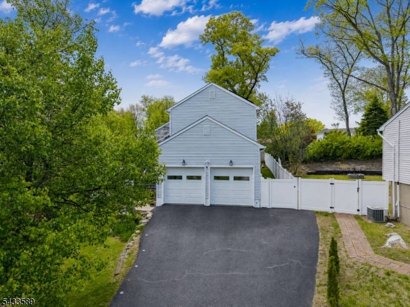 62 Unger Ave, Hopatcong Boro, NJ 07874