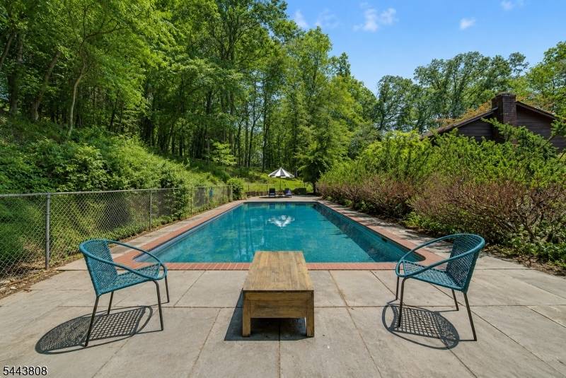 32 Cherryville Hollow Rd, Raritan Twp., NJ 08822