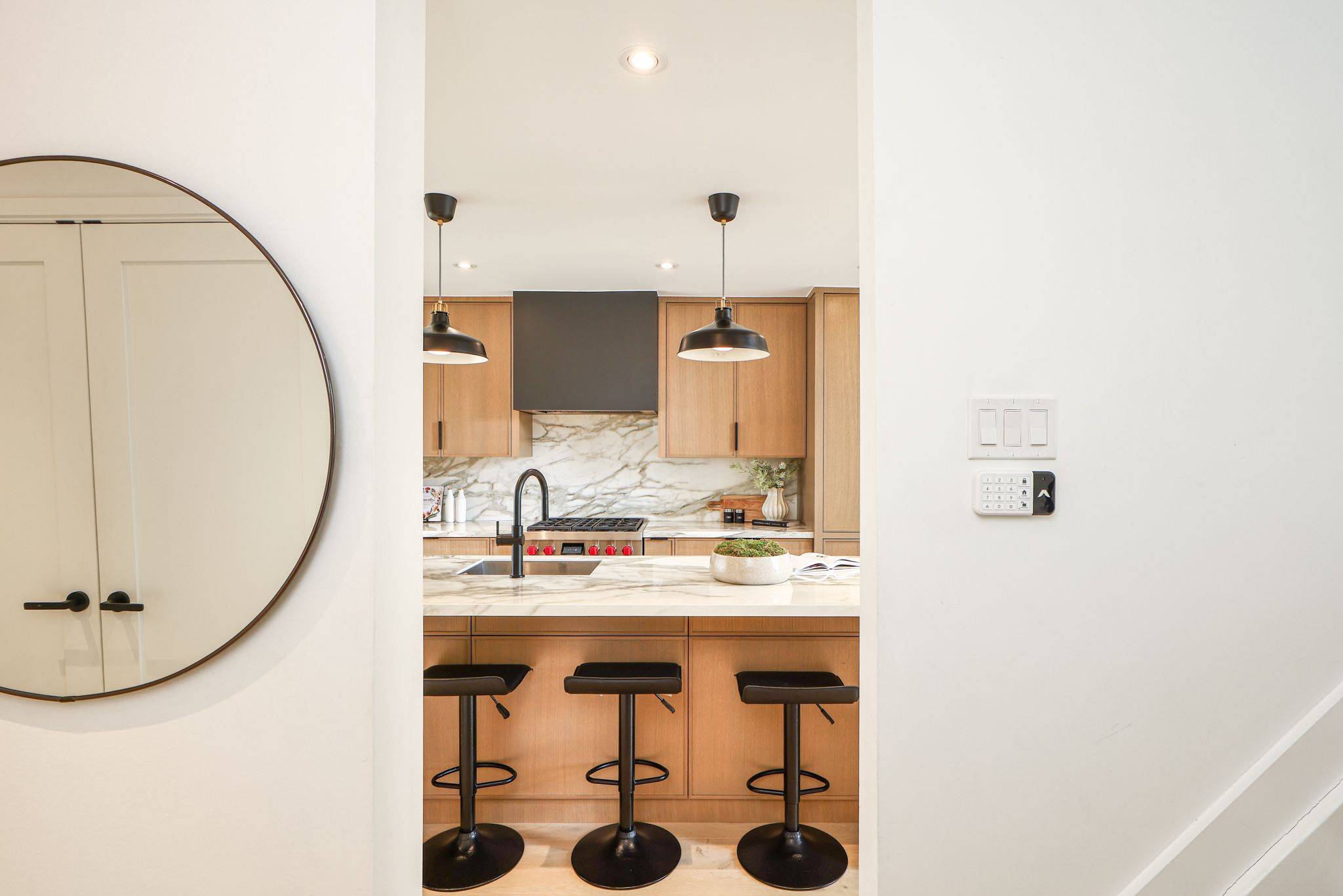 240 Broadway AVE #22, Toronto C10, ON M4P 1V9