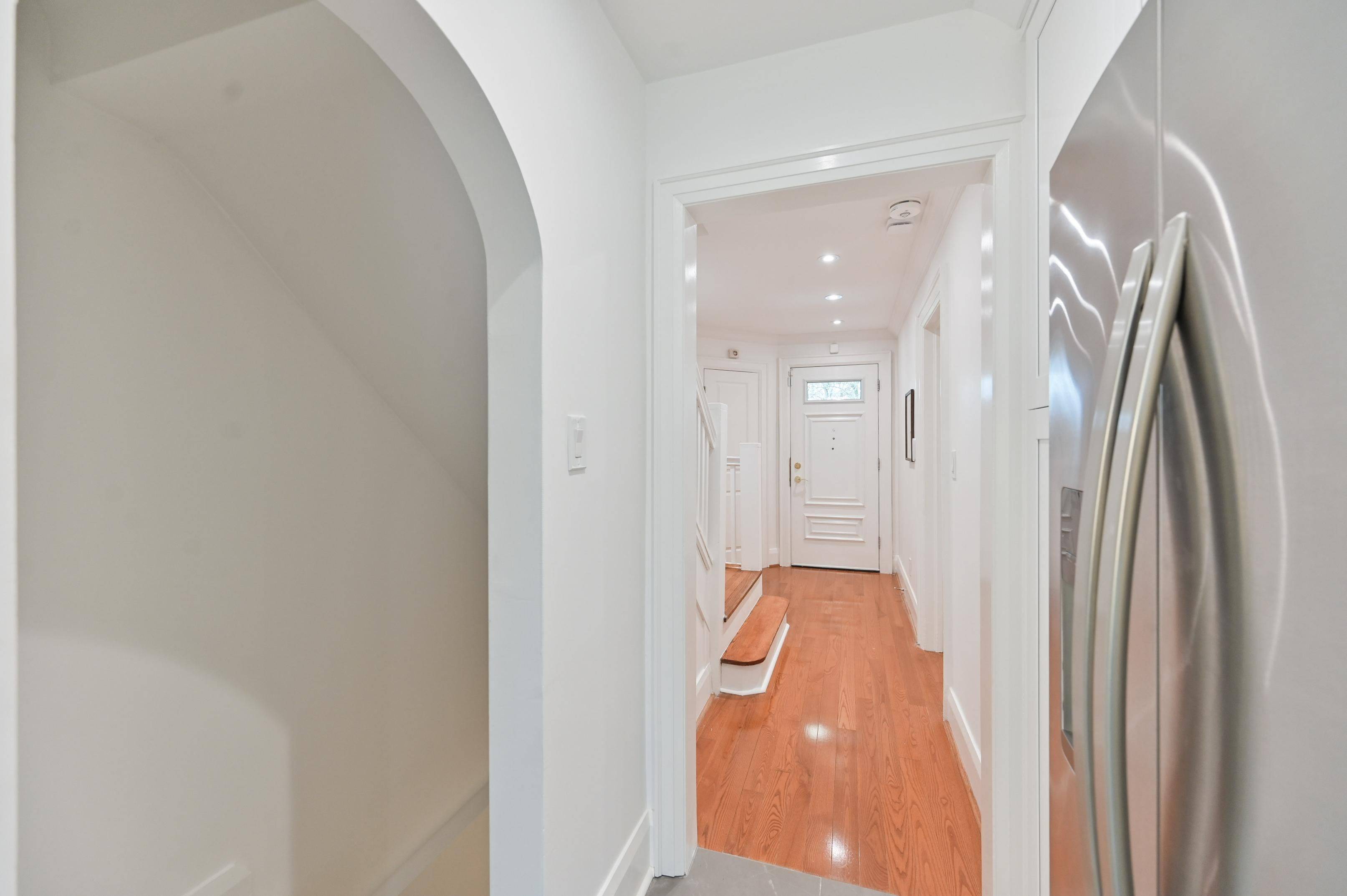 168 Moore AVE, Toronto C09, ON M4T 1V8