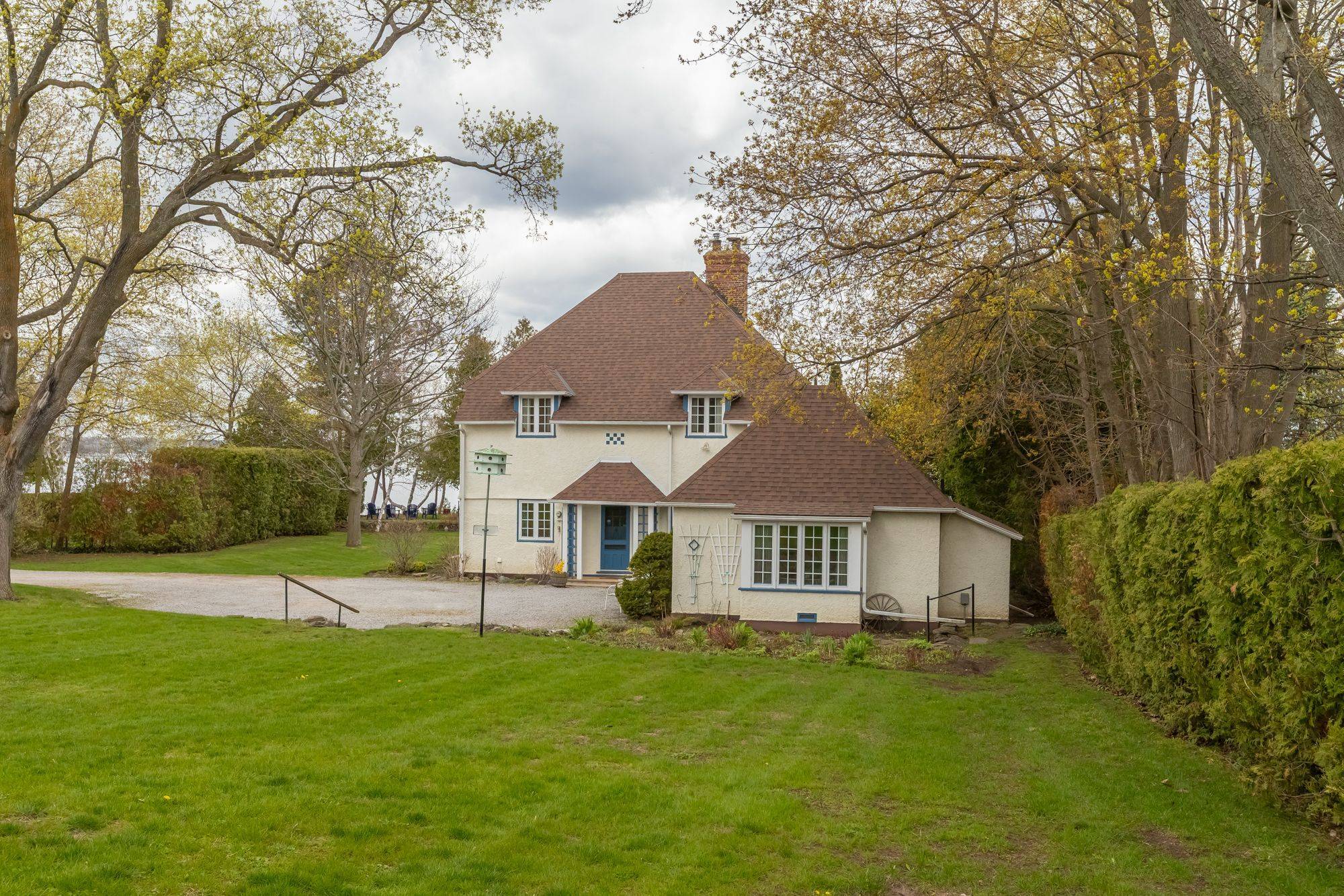 724 Lake DR N, Georgina, ON L4P 3C8