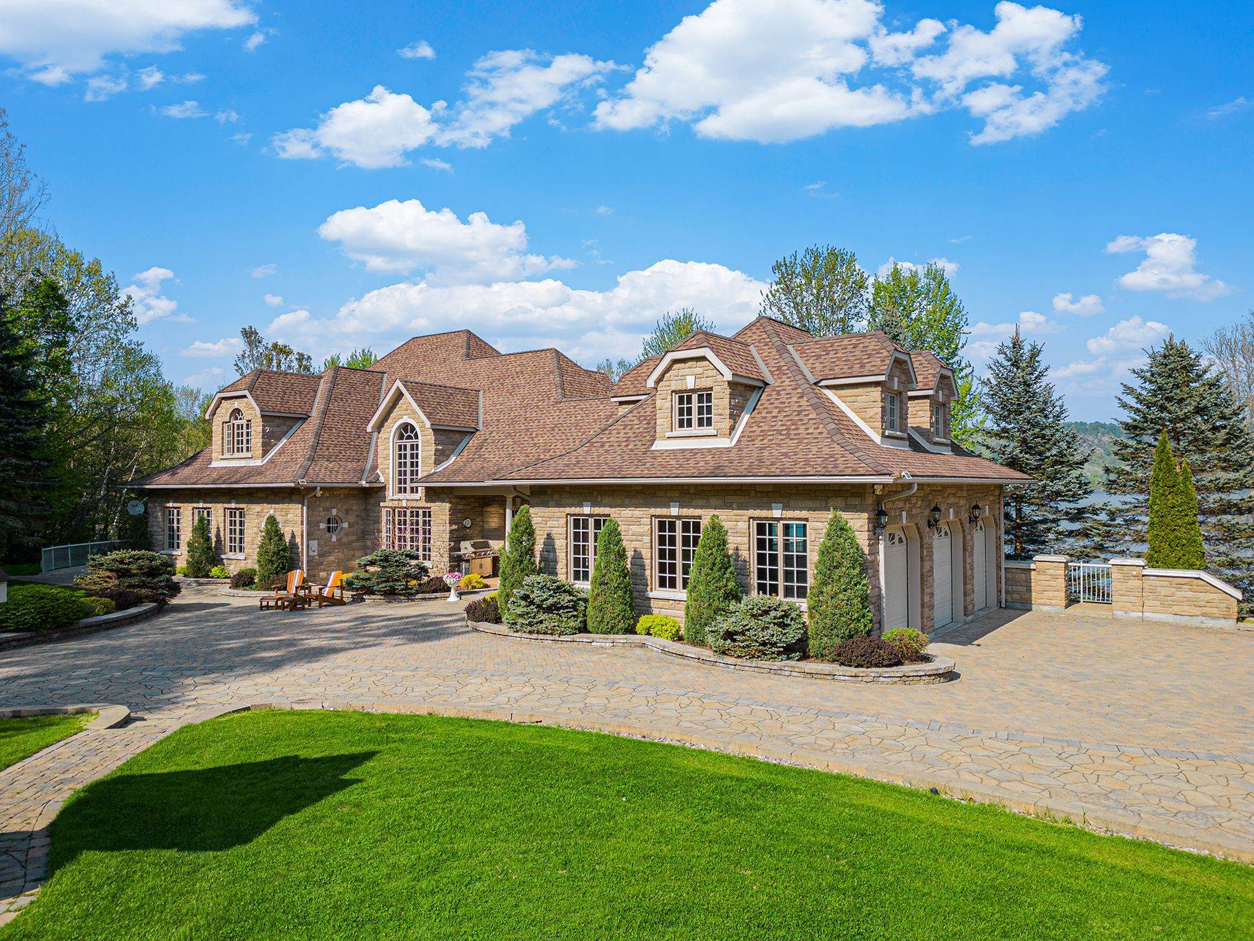 445 BALMER BAY RD, Laurentian Hills, ON K0J 1P0