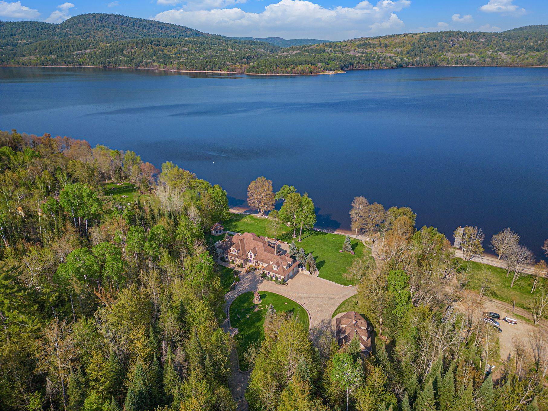 445 BALMER BAY RD, Laurentian Hills, ON K0J 1P0