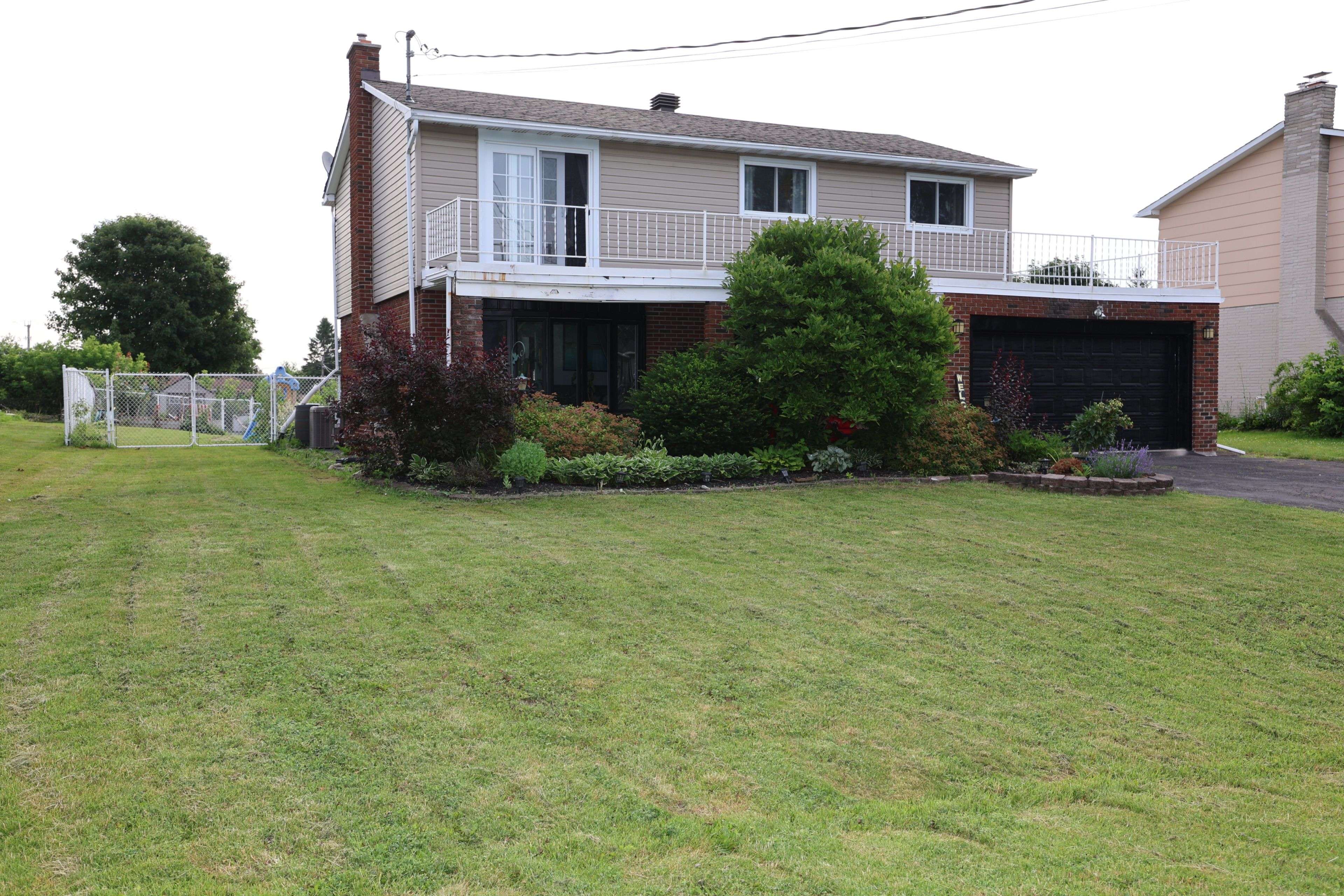 3453 Bruce ST, South Stormont, ON K6K 1M8