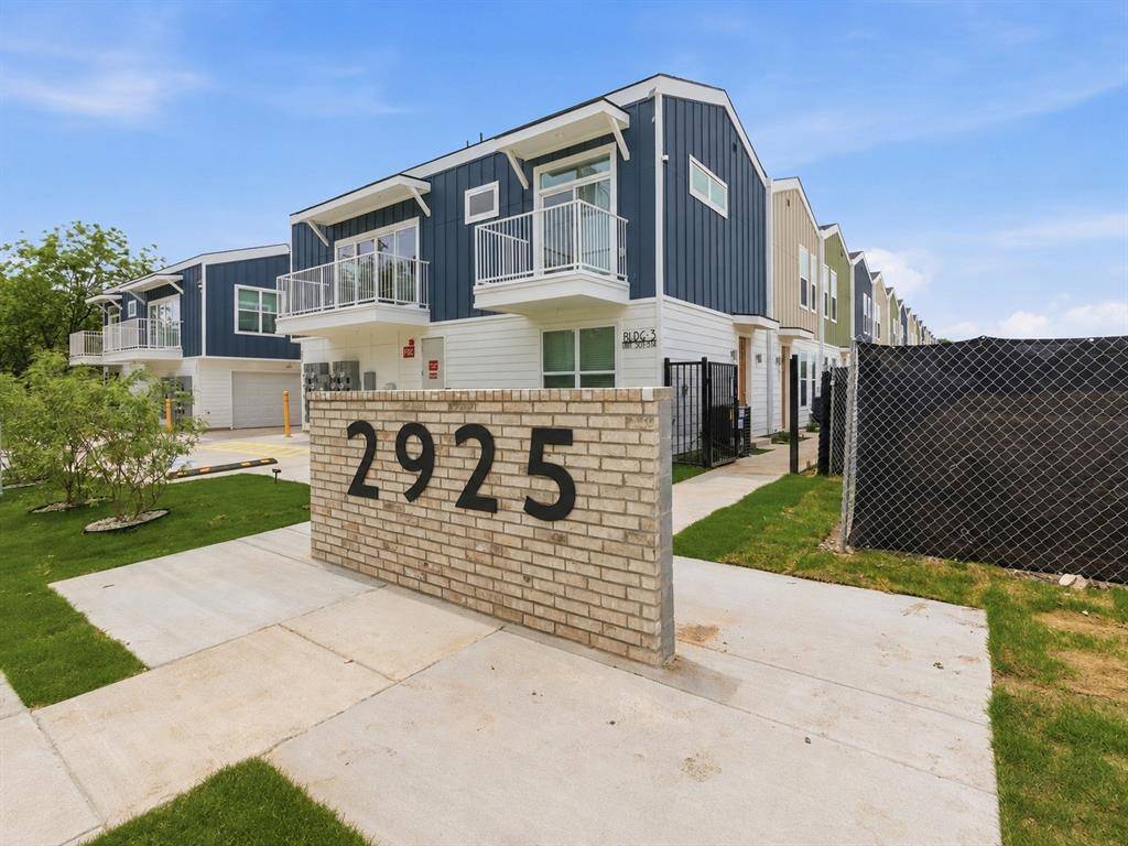 2925 Spruce Valley Lane #403, Dallas, TX 75233