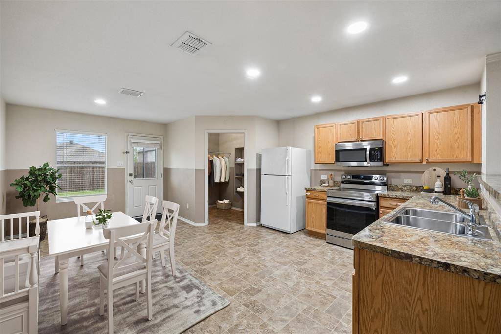 1413 Puerto Lago Drive, Little Elm, TX 75068