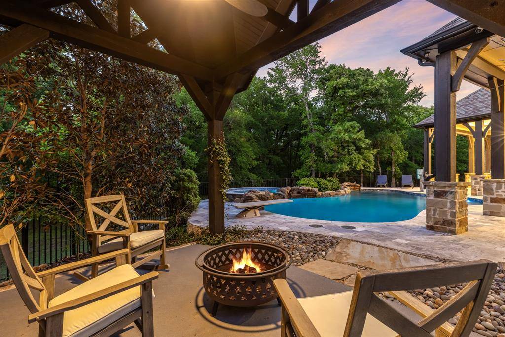 521 W Waters Edge Way, Oak Point, TX 75068