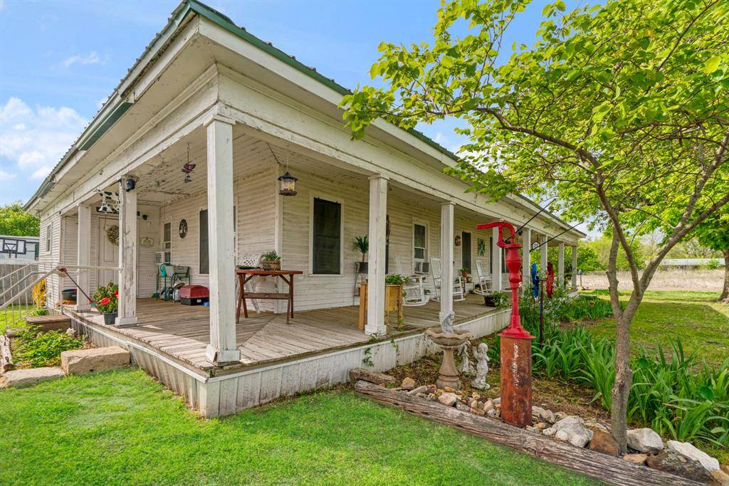25099 Farm Road 137, Petty, TX 75470