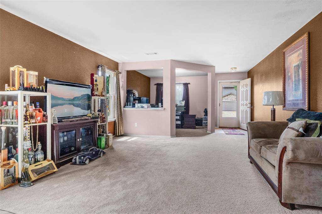 424 Summer Tree Drive, Hutchins, TX 75141