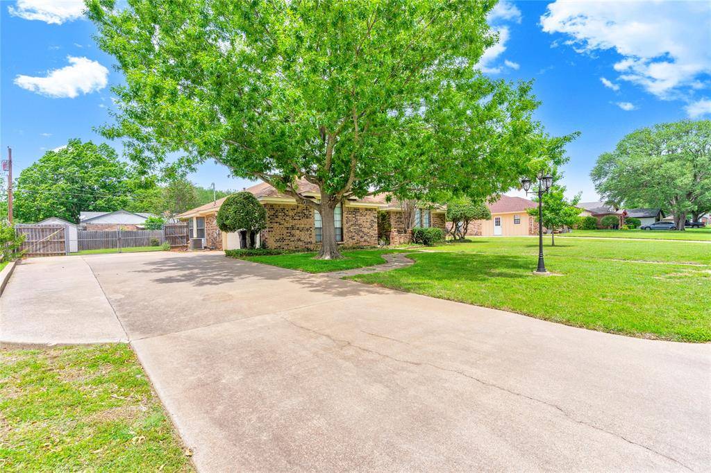 1308 Cindy Court, Cleburne, TX 76033