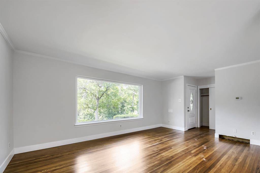 11016 Lippitt Avenue, Dallas, TX 75218