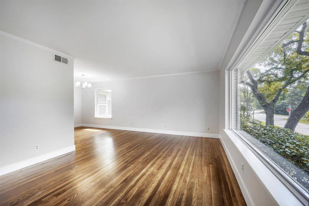 11016 Lippitt Avenue, Dallas, TX 75218