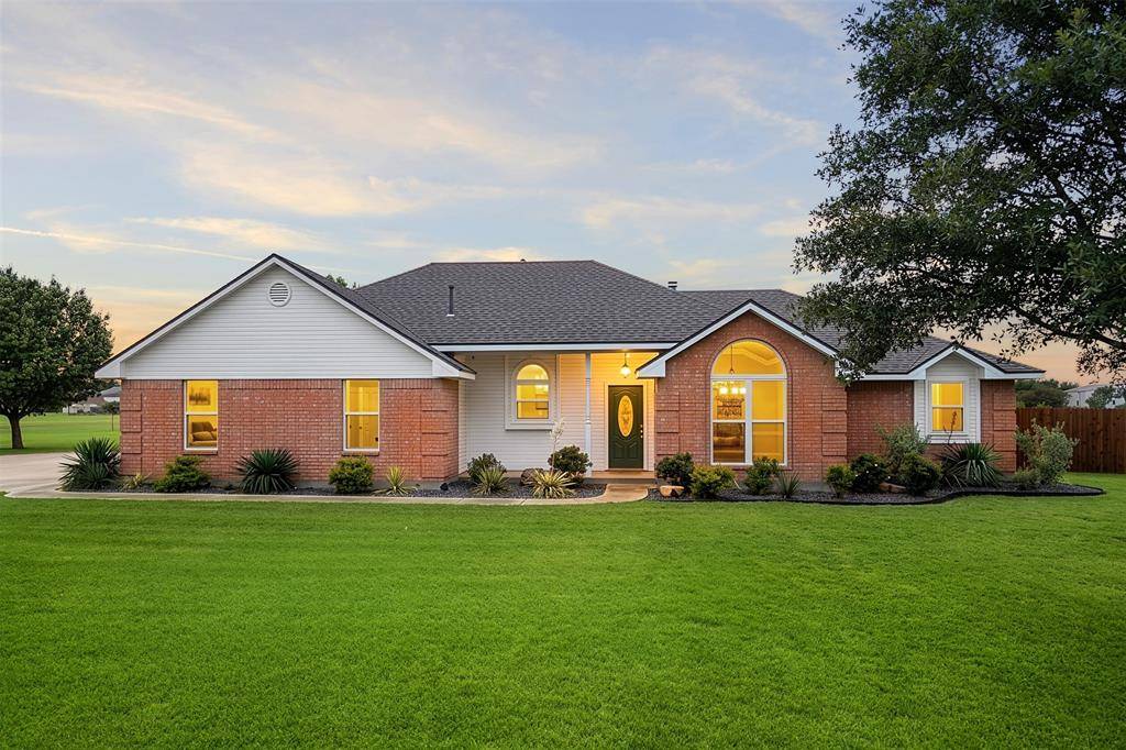 123 Catawba Road, Waxahachie, TX 75165