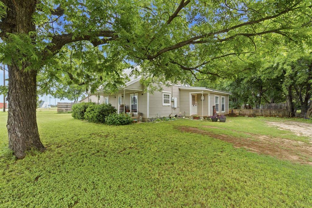 302 Tower Road, Rio Vista, TX 76093