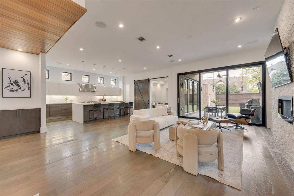 6420 Kenwood Avenue, Dallas, TX 75214