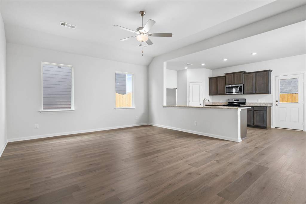 9672 Stranton Drive, Fort Worth, TX 76140