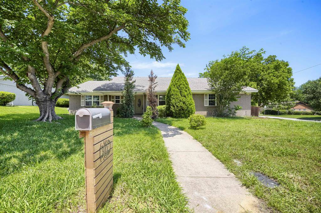 917 Stratford Drive, Bedford, TX 76021
