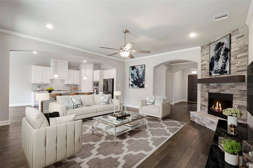 1953 Silver Falls Drive, Burleson, TX 76028