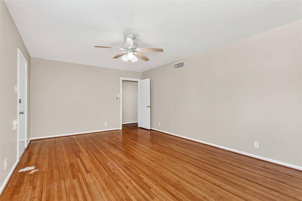 1830 Viewcrest Drive, Dallas, TX 75228