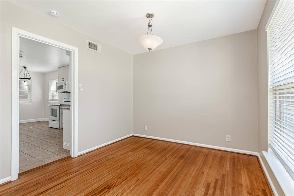 1830 Viewcrest Drive, Dallas, TX 75228