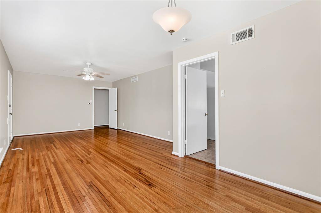 1830 Viewcrest Drive, Dallas, TX 75228
