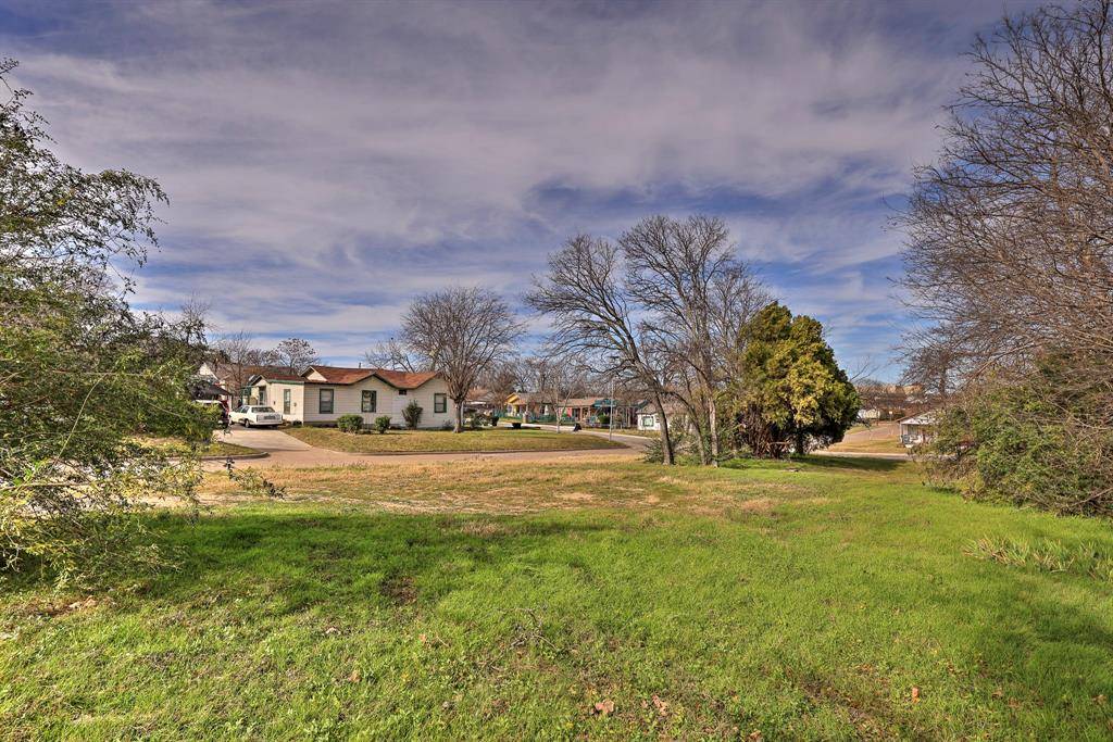 5437 Houghton Avenue, Fort Worth, TX 76107