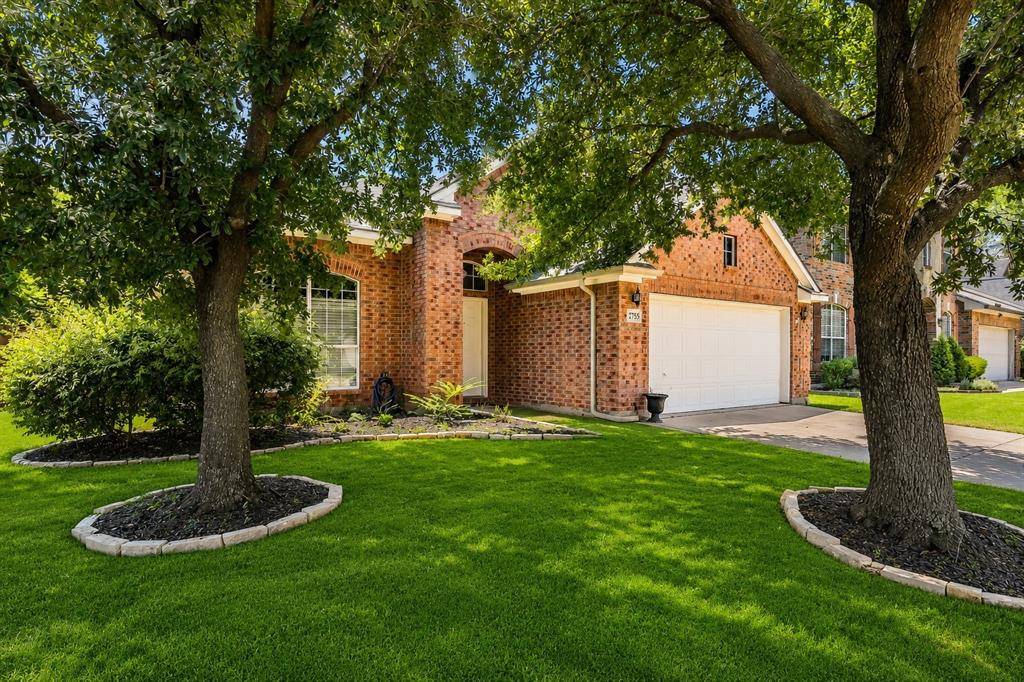 2755 Honey Suckle Drive, Grand Prairie, TX 75052