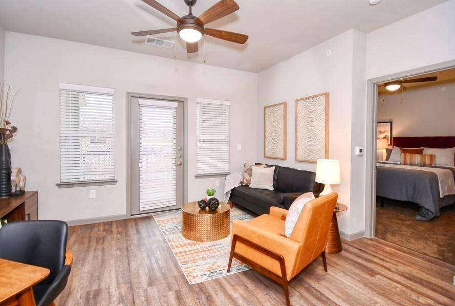 4800 W Illinois Avenue #3220, Dallas, TX 75211