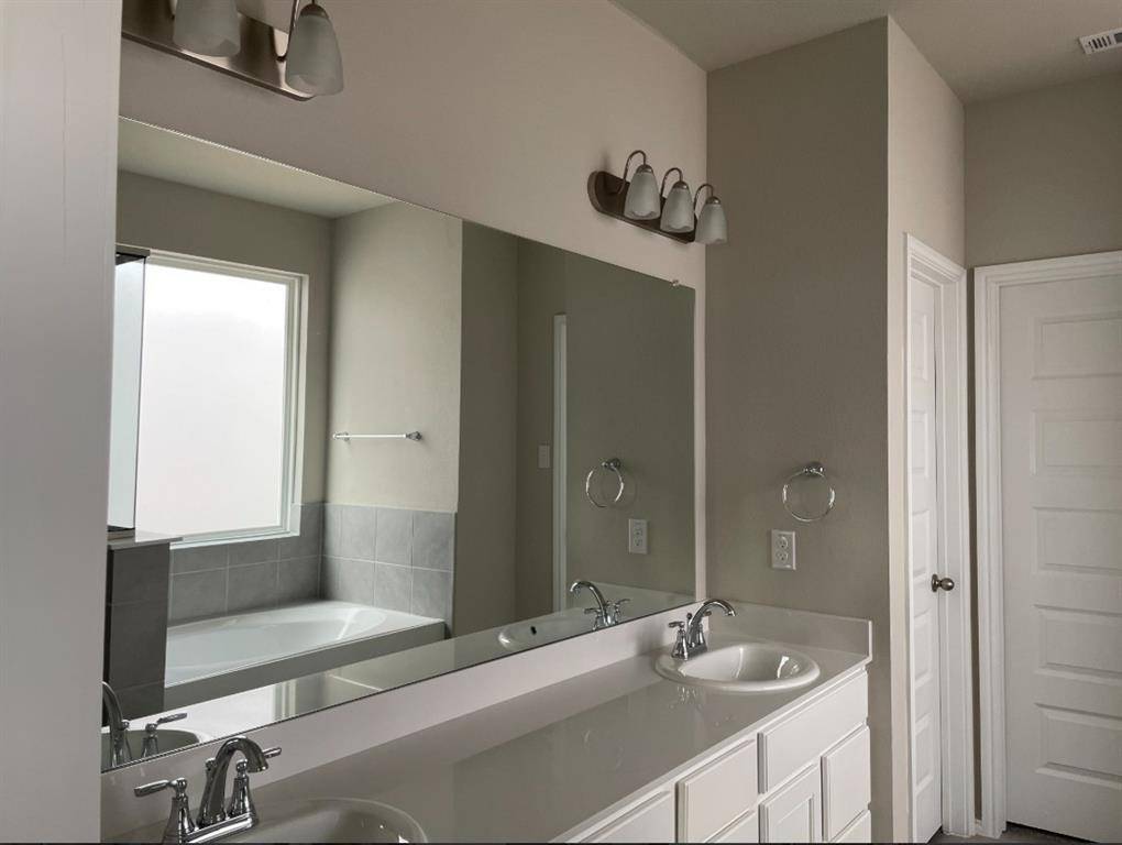 6009 Pitcher Way, Providence Village, TX 76227