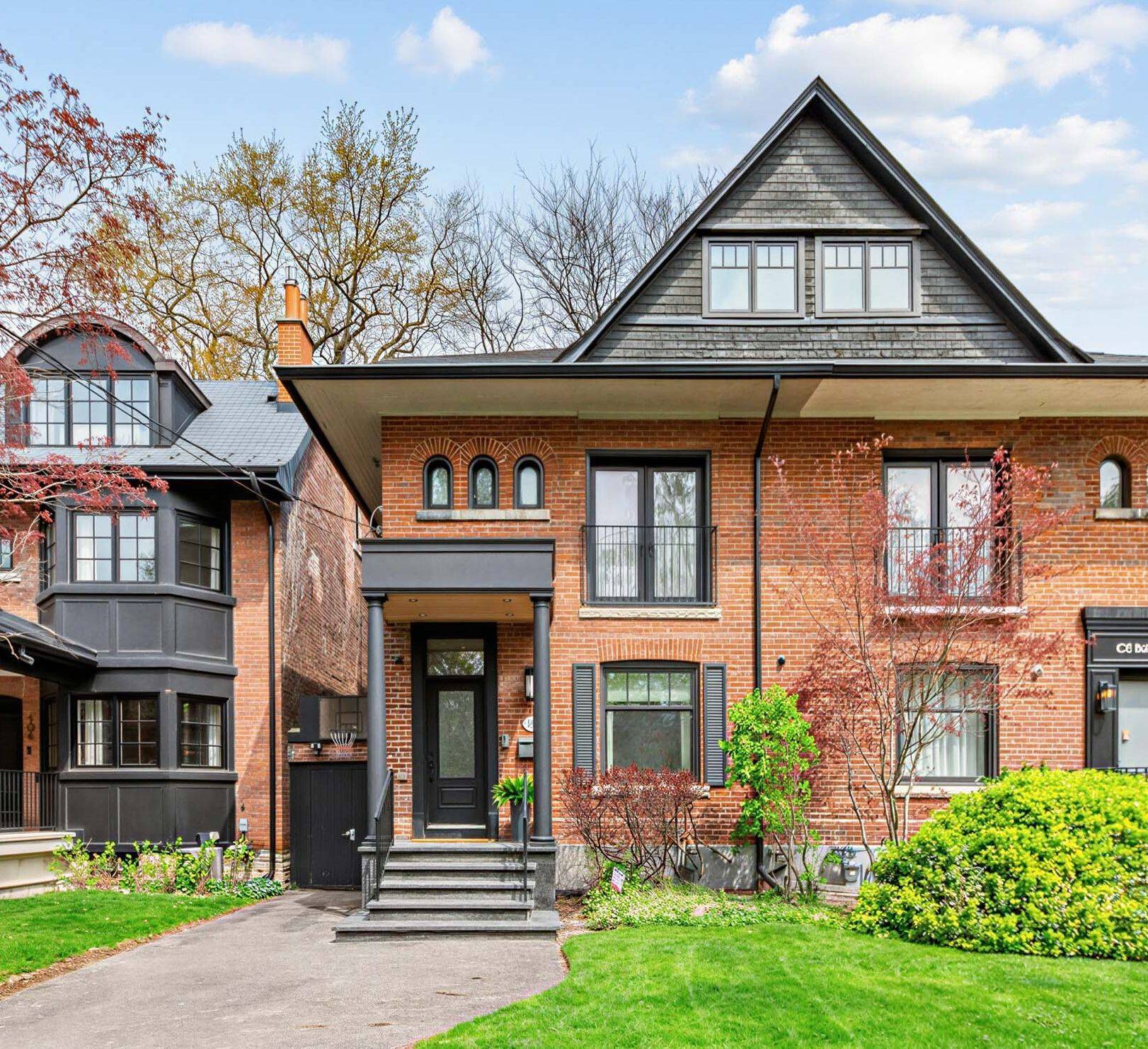 106 Highland AVE, Toronto C09, ON M4W 2A6