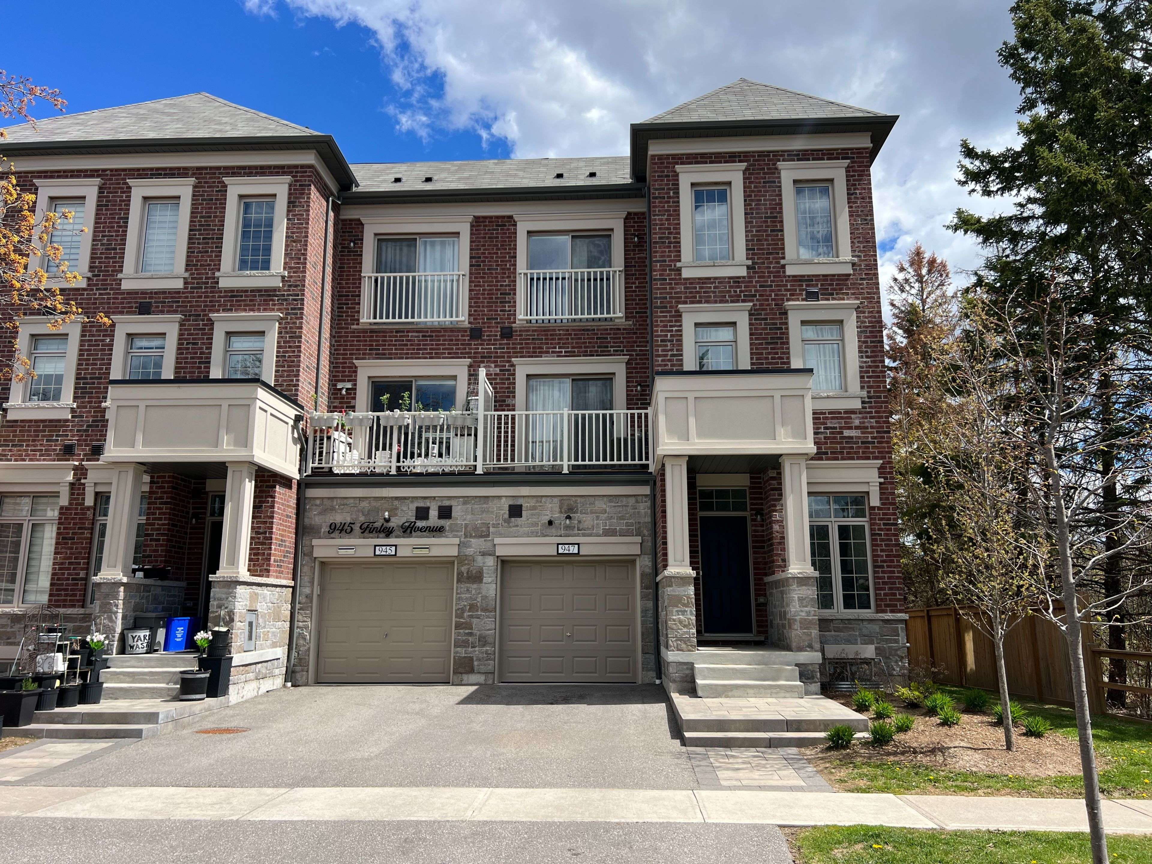 947 Finley AVE, Ajax, ON L1S 3V5