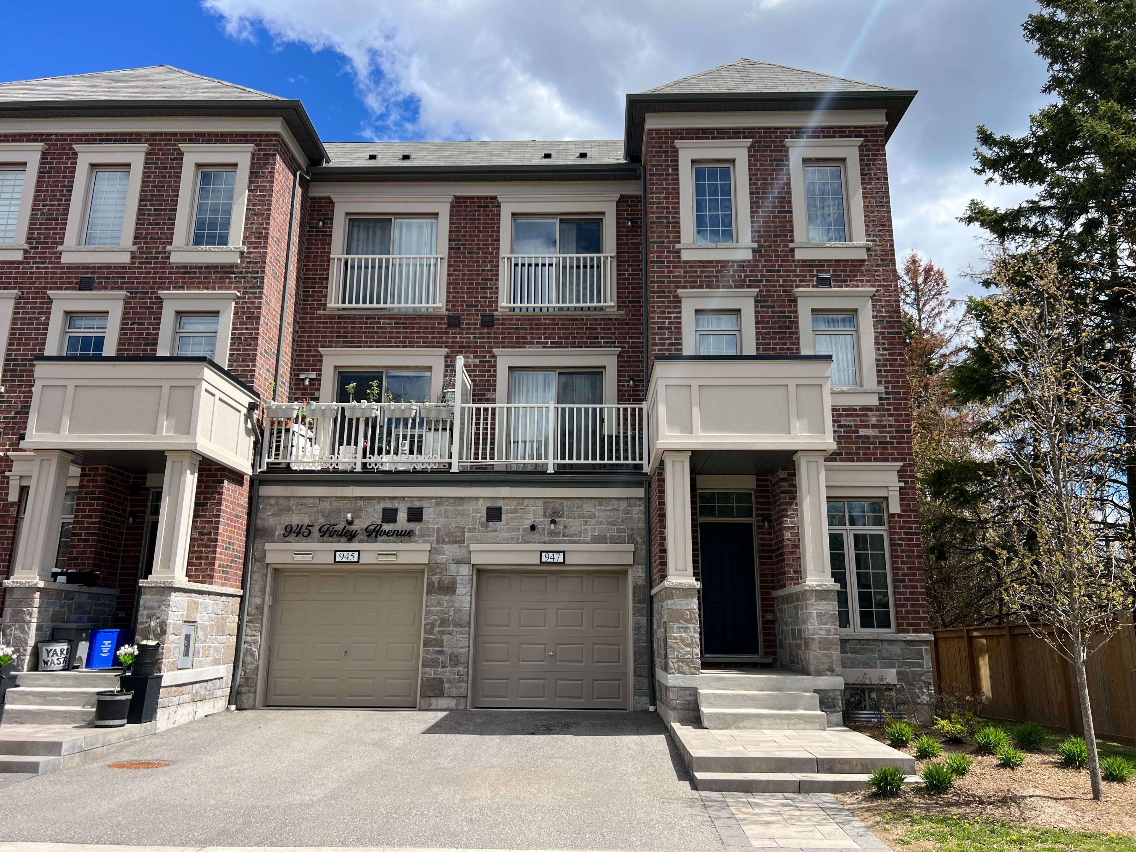 947 Finley AVE, Ajax, ON L1S 3V5