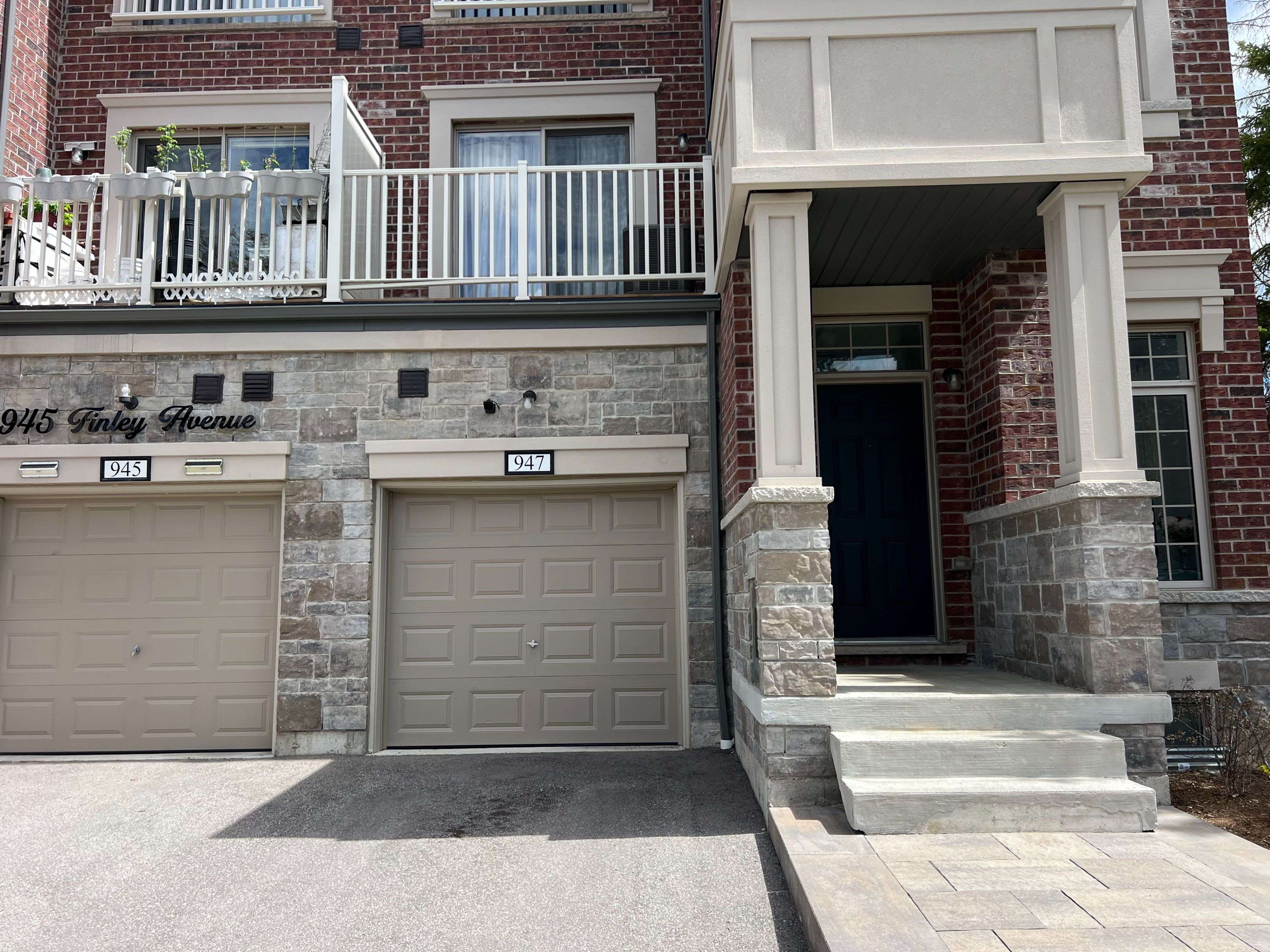 947 Finley AVE, Ajax, ON L1S 3V5