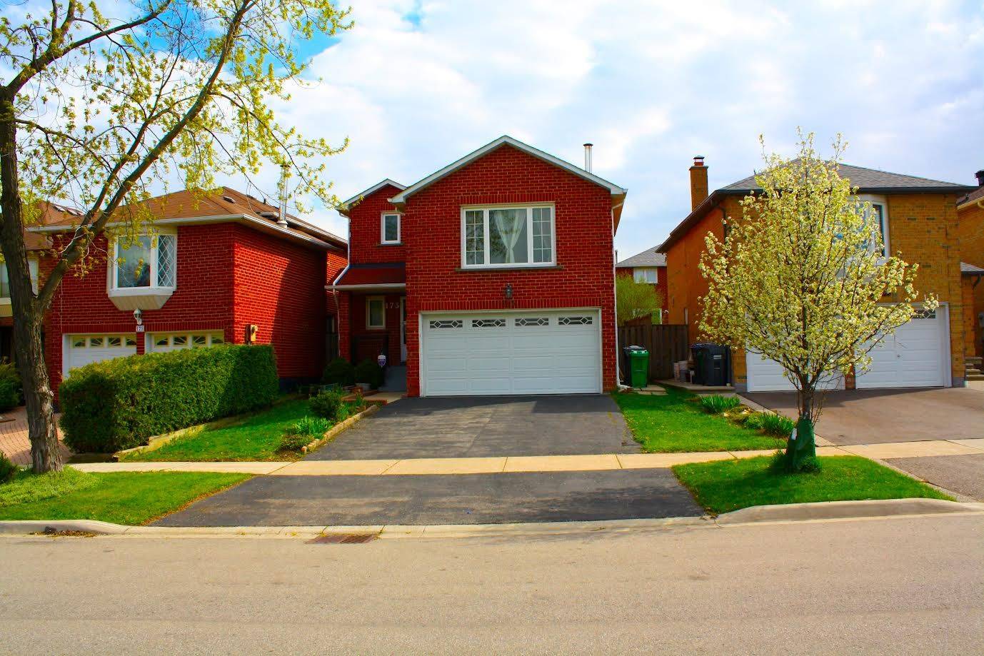 173 Lech Walesa DR, Mississauga, ON L5B 3H1
