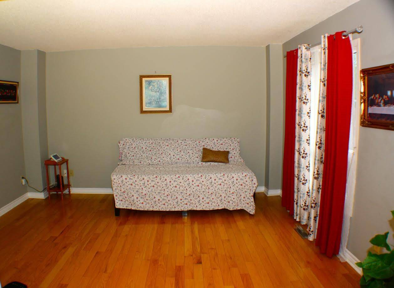 173 Lech Walesa DR, Mississauga, ON L5B 3H1